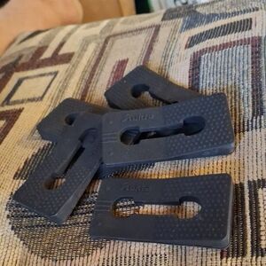 Auke Black Rubber Heel Protectors - Pack of 4